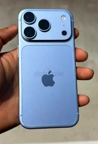 Apple iPhone 18 pro . Glacier 256 GB just 1 day old