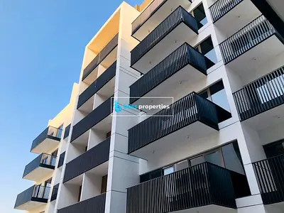 شقة فندقية مشرقة بغرفة نوم واحدة | عزيزي بيرل الفرجان | شرفة مطلة على المدينة