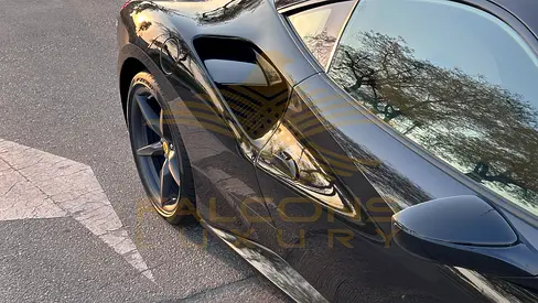 2016 Ferrari 488 GTB 照片 8