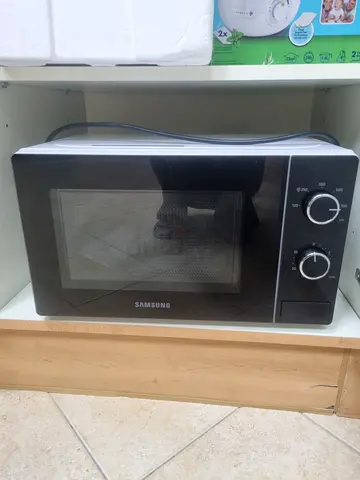 Samsung Compact Microwave Oven - Good Working Condition