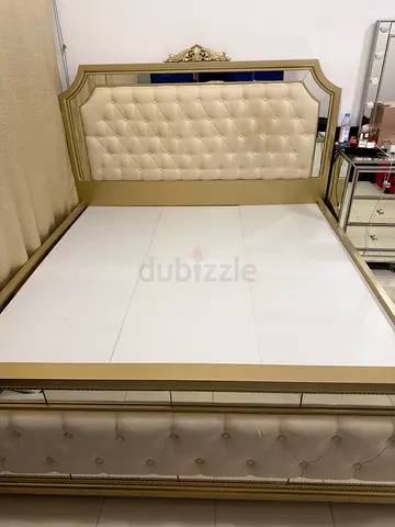 Hampton King Wooden Bed - 180x200cms. Homes R Us