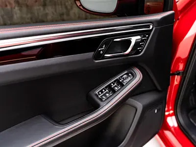 2025 Porsche MACAN 照片 8
