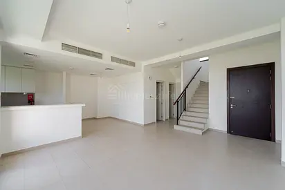 Close to Pool and Park | Vacant on Transfer