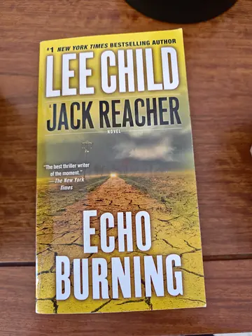Echo Burning by Lee Child (Jack Reacher novel) - Paperback
