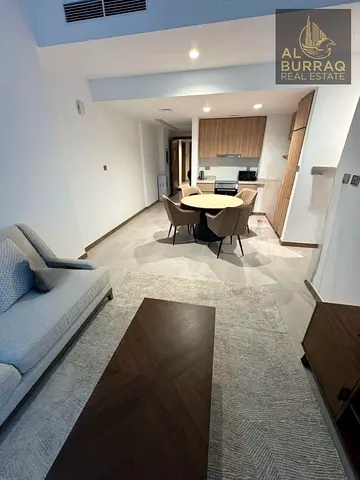 Modern Elegance Stylish City Living in Comfort
