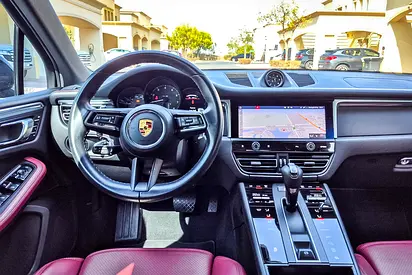 صورة 10 لـ 2022 Porsche MACAN