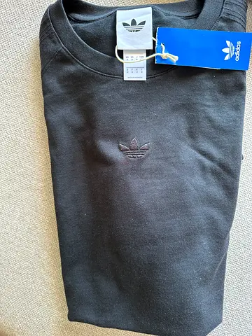Adidas Tshirt