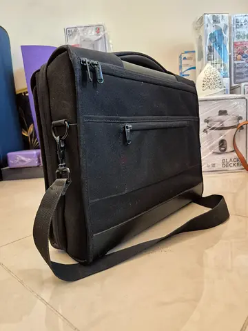 Delsey laptop briefcase with shouder strap