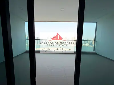 للبيع شقه 3 غرف وصاله في برج تيراس مساحه واسعه اطلاله مميزه علي البحيره