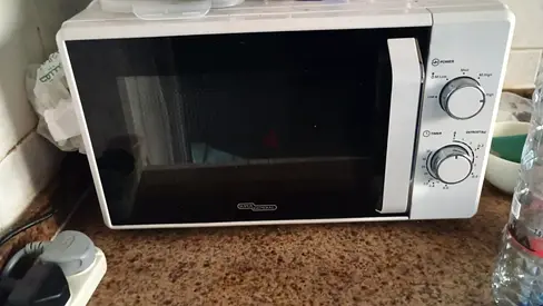 Super General Countertop Microwave Oven