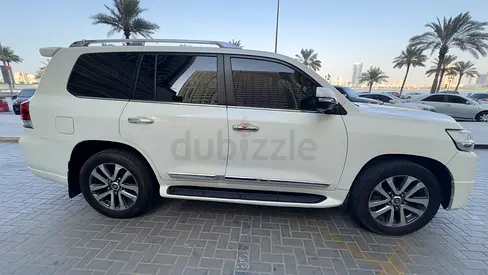 2016 Toyota Land Cruiser VXR GCC Specs