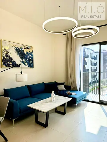 FULLY FURNISHED | VACANT | BEACH