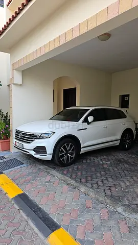 Volkswagen Touareg Highline Plus 2019 GCC Specs. Very High options.