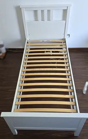 IKEA HEMNES Single Bed Frame 90x200 + LUROY Slats - Solid Wood, White