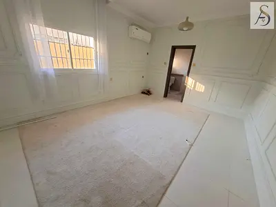 Spacious 5 bedroom hall with master rooms / close to shaab village al sabkha area