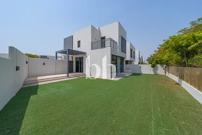 Upgraded | Fully Furnished | Vacant On Transfer