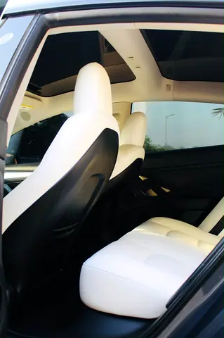 صورة 10 لـ 2022 Tesla MODEL 3