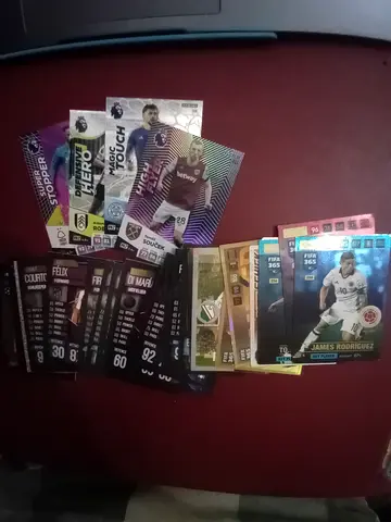 Mixed Sports Trading Card Lot - Football/Soccer Collector Card