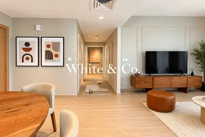 Upgraded| High Quality Furniture |Vacant