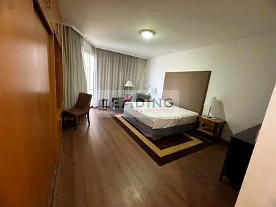 Spacious 2 Bed | Higher Floor | Close Kitchen | Vacant
