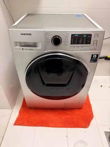 Samsung New Model Washer Dryer 2in1 Excellent Condition