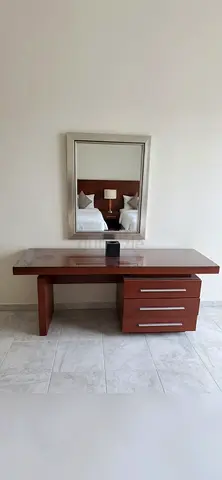 Modern Wooden Dressing Table with Mirror