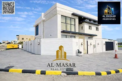 فيلا كورنر بالروضه عجمان 5000قدم شامل الكهرباء والمياه والمكيفات تملك حر لجميع الجنسيات