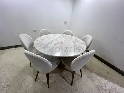 Table with marble top and 6 AURA Chairs