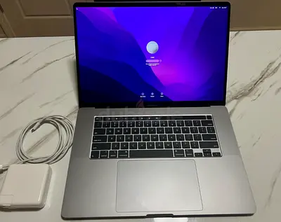 Apple MacBook Pro Core i9 8GB Graphics 64GB Ram 512 SSD - A2141 MODEL