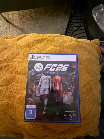 EA Sports FC 26 - PS5 Physical Disc (Excellent Condition)