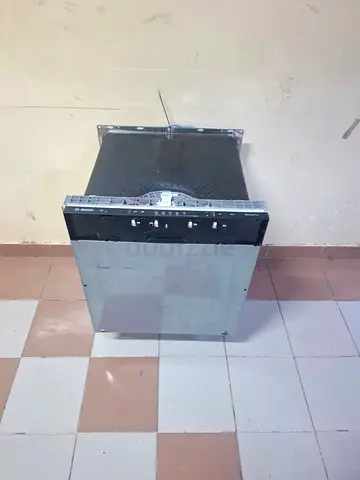 Bosch built-in dishwasher 2 racka very good condition for sale