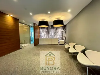 2000 SQFT-FURNISHED AND FITTED -LUXURY OFFICE -LOCATED IN PRIME LOCATION SZR NEAR METRO 250/SQFT