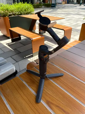 DJI OM 6 Handheld Smartphone Gimbal (Osmo Mobile 6) with Mini Tripod