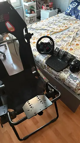 gaming steering wheel with chair