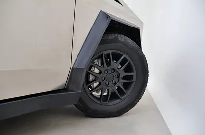 2025 Tesla CYBERTRUCK 照片 8