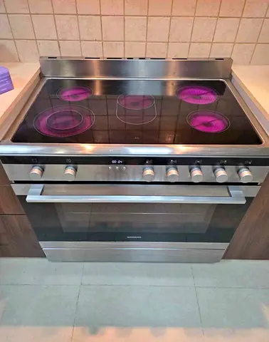 Siemens 5 hobs electric ceramic stove latest model same like new condition