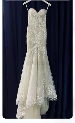 Brand New White lace mermaid wedding dress with train, size approx EU 36-38