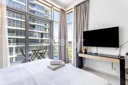 Fully Furnished | Vacant | Mid Floor