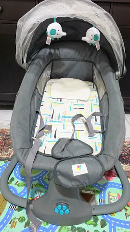 Graco baby rocker / bouncer with canopy and vibration - good condition