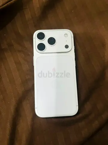 White Apple iPhone 17pro 256GB with good condition