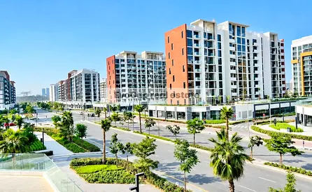SPACIOUS STUDIO - PRIME LOCATION - AWAY FROM CONSTRUCTION