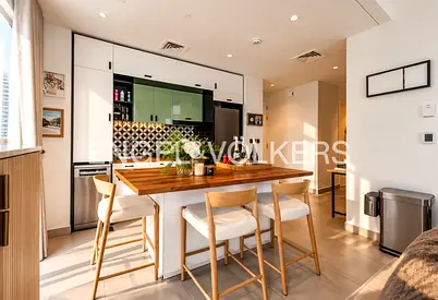 Exclusive | Fully Furnished | Corner