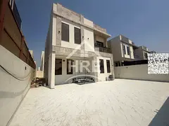 Spacious 5-Master-Bedroom Villa in a Convenient Location