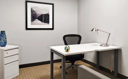 مكتب خاص ل1 أشخاص – Regus , Al Falah Plaza Abu Dhabi
