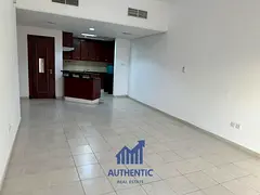 Bright 1 Bedroom Apartment | Balcony | Courtyard View