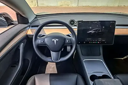 صورة 10 لـ 2023 Tesla MODEL 3