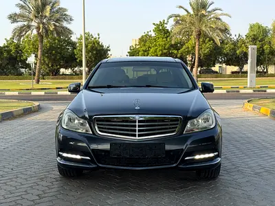 2014 Mercedes-BENZ C-CLASS photo 2