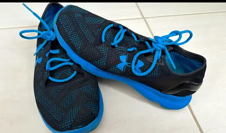 Under Armour size 40.5