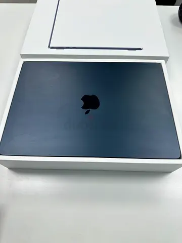 Apple MacBook Air M2 13.6" 8GB/512GB Midnight – Excellent Condition- Like New, With Box