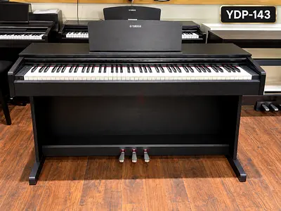 Yamaha Arius YDP-143 Rosewood Digital Piano + Bench